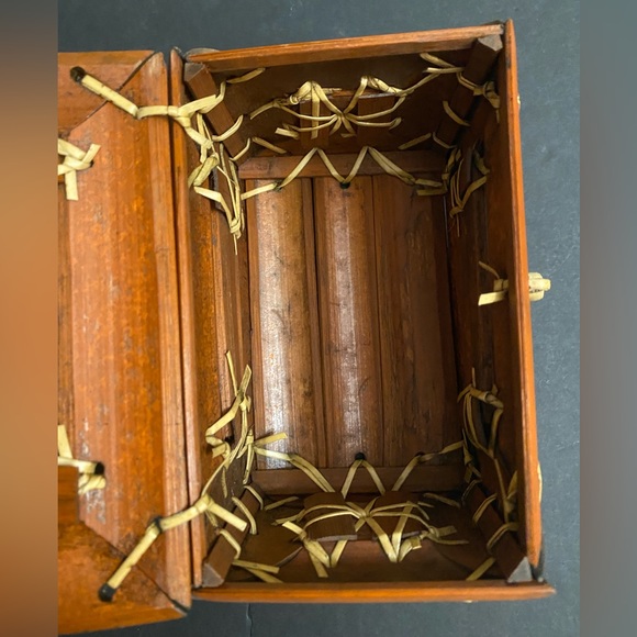 Vintage Hand Made Bamboo Box, Small Size: 5 5/8” L. X 3.5” X 3.5”, Unmarked - Picture 6 of 13